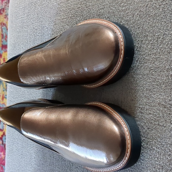 NATURALIZER Adra Slip-On Shoe. Copper/Bronze. Beautiful Fall shoe for Fall. - Picture 3 of 7
